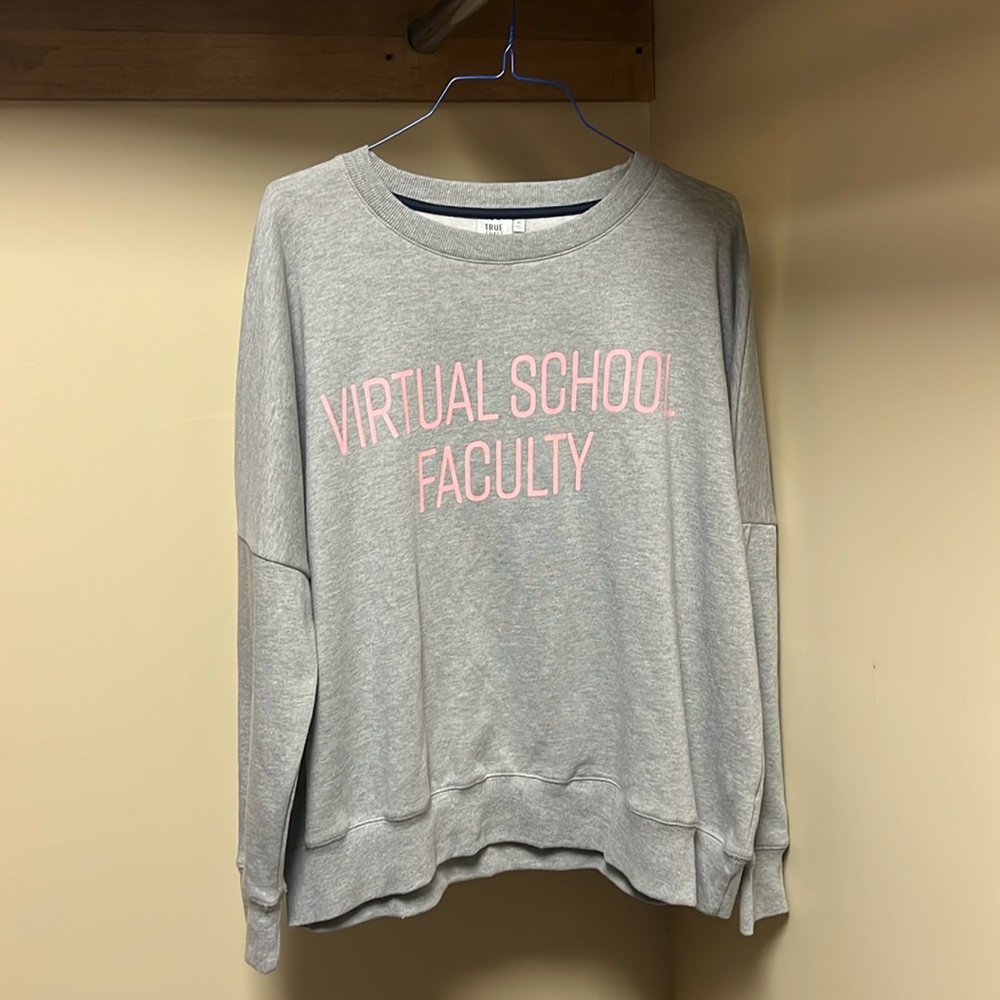 Women’s Size XL Virtual School Faculty Sweatshirt